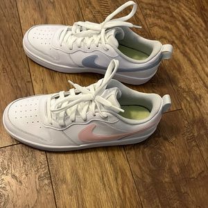 Size 6Y or 7.5 women’s Nike court royal pink and white